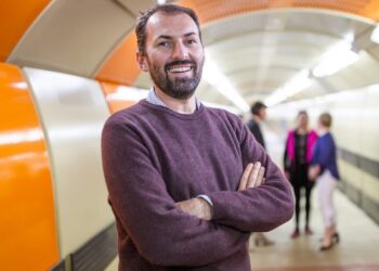 Prof Alex Hewitt