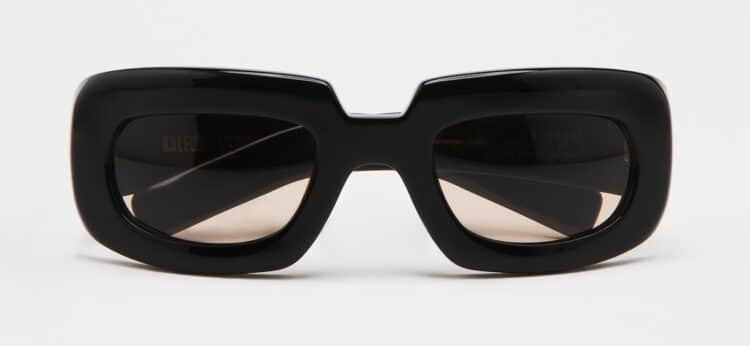 The KALEOS Ardmore glasses worn by pop and fashion queen Rihanna. Imaage: KALEOS.