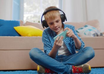Research has shown that video games might be good therapy for some children with eye issues. Image: nimito/stock.adobe.com.