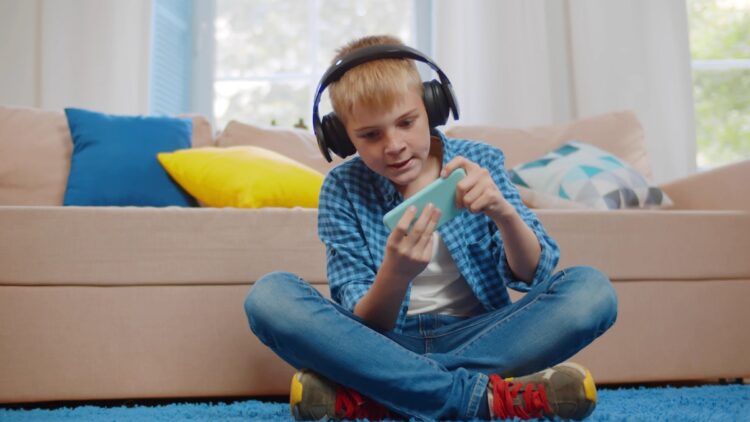 Research has shown that video games might be good therapy for some children with eye issues. Image: nimito/stock.adobe.com.