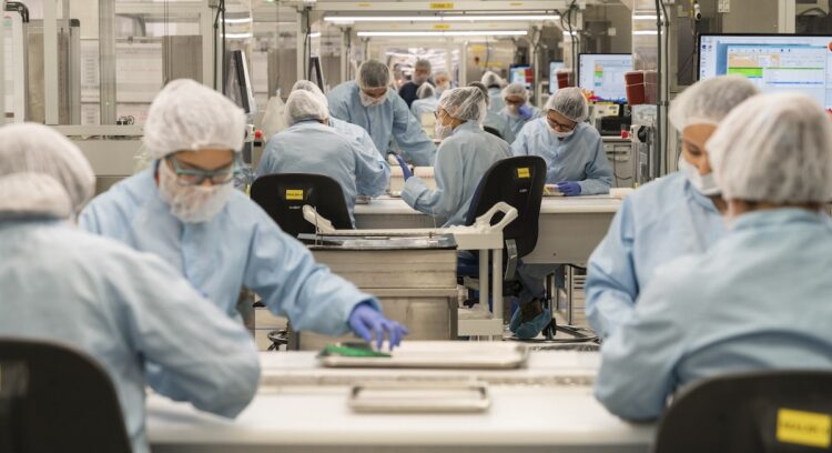Contact lenses being manufactured by CooperVision. Image: CooperVision.