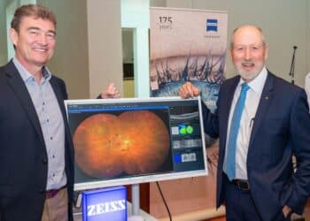 ASO President Dr Peter Sumich with MP Rowan Ramsey during the ophthalmology showcase. Image: ASO.