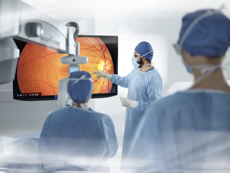 Surgeons offered RANZCO congress attendees their insights on using the new ZEISS microscopes. Image: ZEISS.