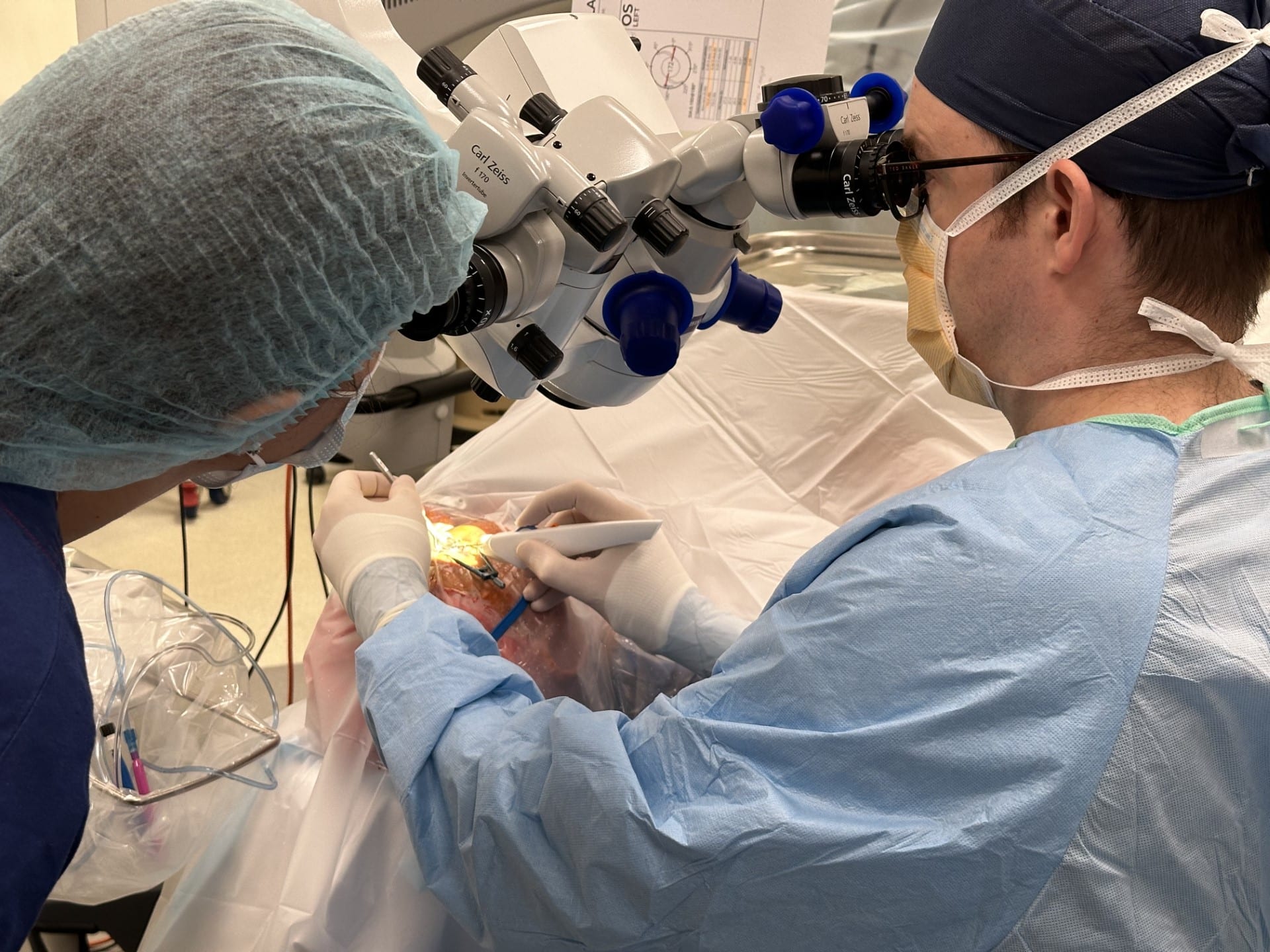 Dr Nathan Kerr performing Australia's first iStar MINIject surgeyr for glaucoma. Image: Dr Nathan Kerr