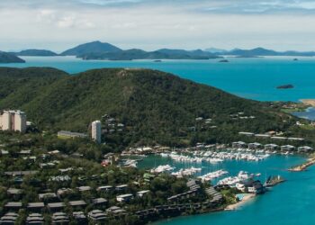 AUSCRS 2024 is being held on Hamilton Island from 24-27 July 2024. Image: I.Jackson/Shutterstock.com.