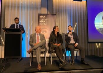 At the Melbourne launch event (from left) J&J's Dr Kurt Moody with Victorian optometrists Jessica Chi and Darran Yeow. Image: Prime Creative Media.