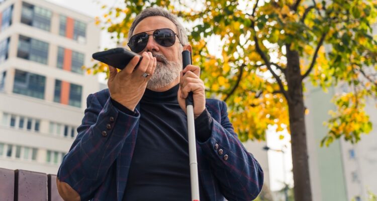 There is a new service available for people living with low vision. 
Image: Poppy Pix/Shutterstock.com