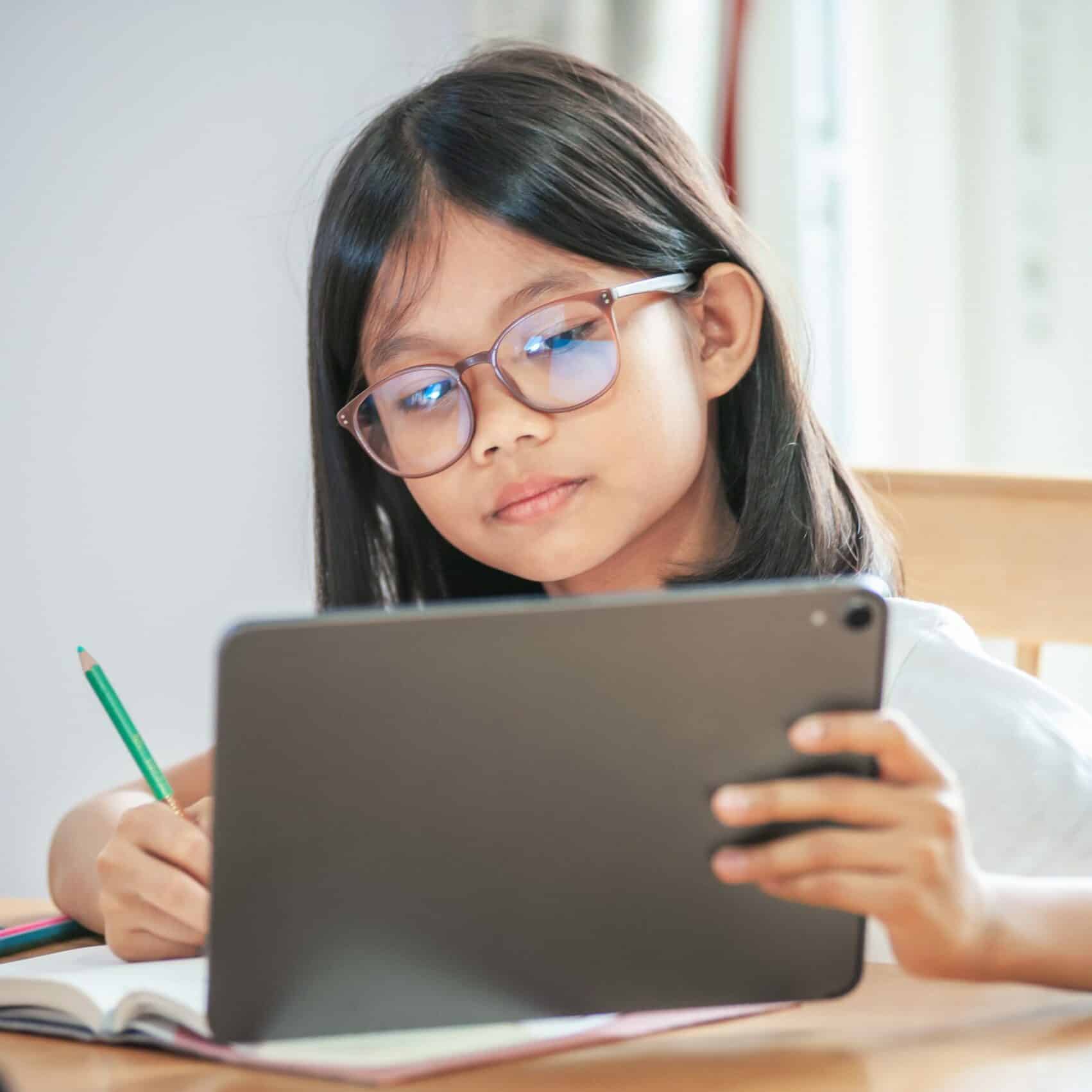 A total of 434 myopic children with at least 12 months of follow-up data were included in the study.