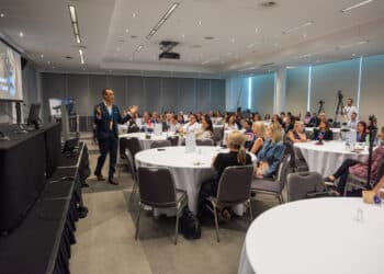Tim Wong, presenting here in 2023, is returning the RANZCO Practice Manager’s Conference to discuss handling difficult conversations. Image: RANZCO.