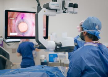 Dr Sunil Warrier was the first in Australia to access the SeeLuma microscope. Image: Mater Private Hospital Redland.
