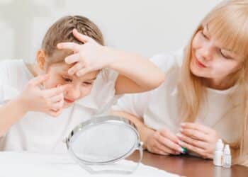 CORE's latest Contact Lens Update will focus on the lack of confidence around fitting and failures.   Image: Andrey Sayfutdinov/Shutterstock.com.