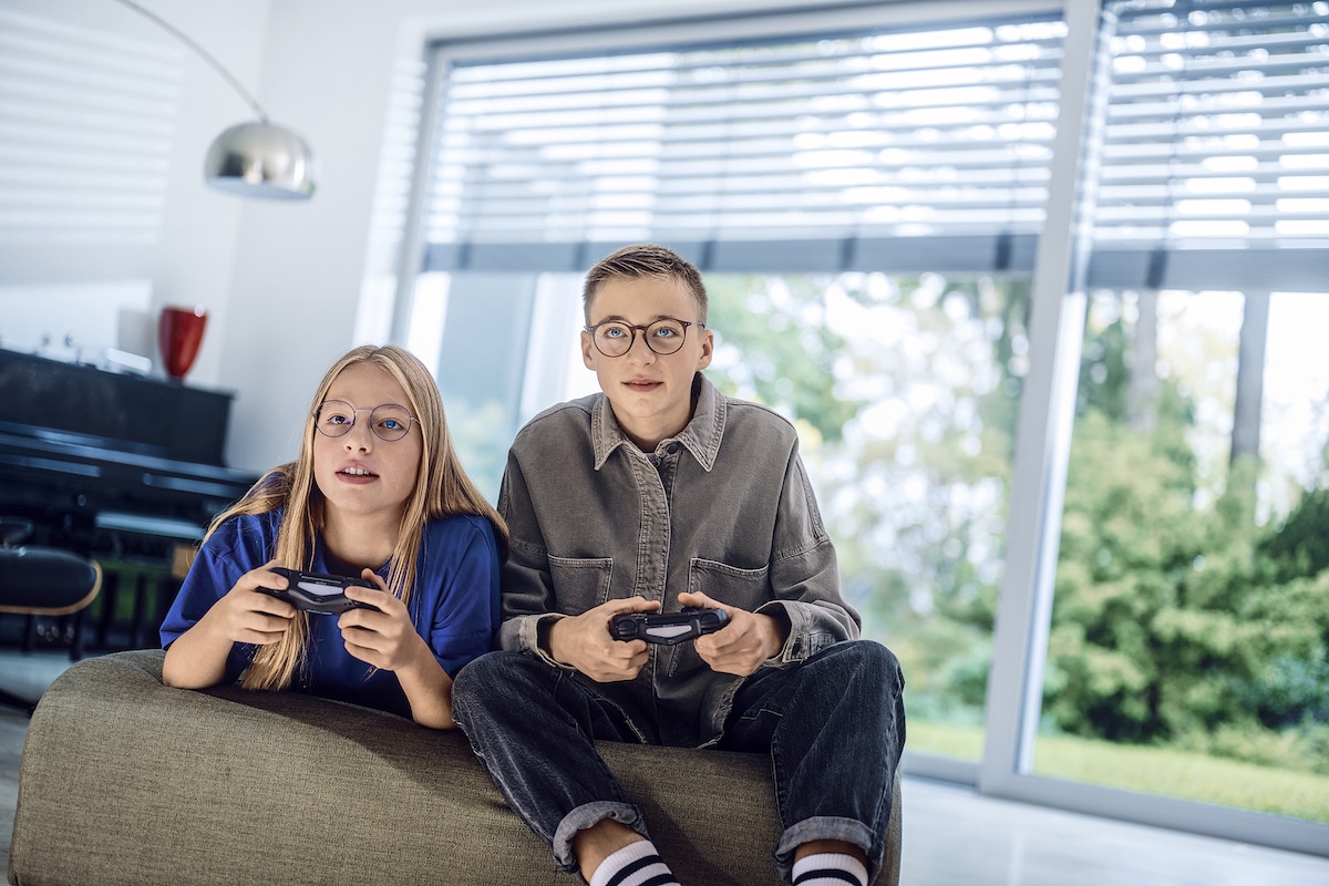 ZEISS SmartLife Young lenses recommended for children and young adults aged 6-19 years.