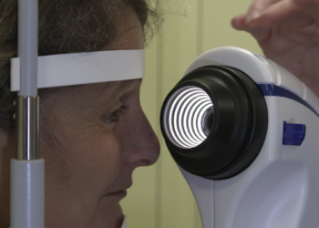 The Idra diagnostic device enables a quick but detailed structural assessment of tear composition. Image: BOC Instruments.